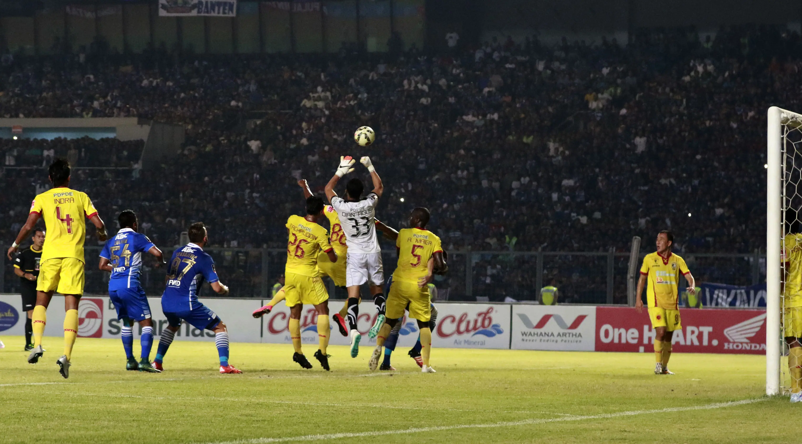 Laga Persib vs Sriwijaya FC diprediksi berlangsung seru. (Yoppy Renato/ Liputan6.com) 
