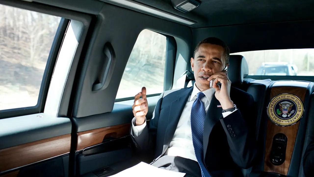 Barack Obama di Dalam The Beast