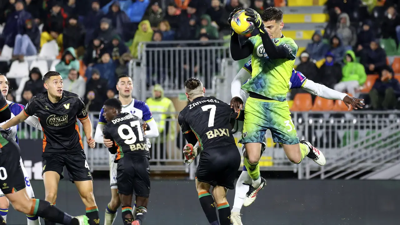 Foto: Gagal Pertahankan Kemenangan, Jay Idzes Dkk Hanya Puas Berbagi Poin di Liga Italia 2024/2025