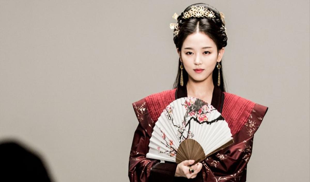11. Hwangbo Yeon-hwa (Ratu Daemok) dari Goryeo