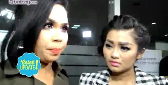 Melanie Ricardo menyempatkan diri datang ke RSCM begitu mendapat kabar kondisi Jupe memburuk Video Lainnya dari bintang