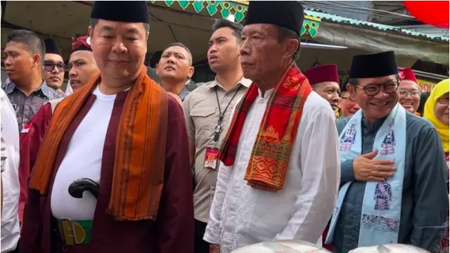 Pj Gubernur Jakarta Teguh Setyabudi dan Gubernur dan Wakil Gubernur DKI Jakarta terpilih Pramono Anung dan Rano Karno meninjau Festival Bandeng Rawa Belong, Jakarta Barat. (Istimewa)