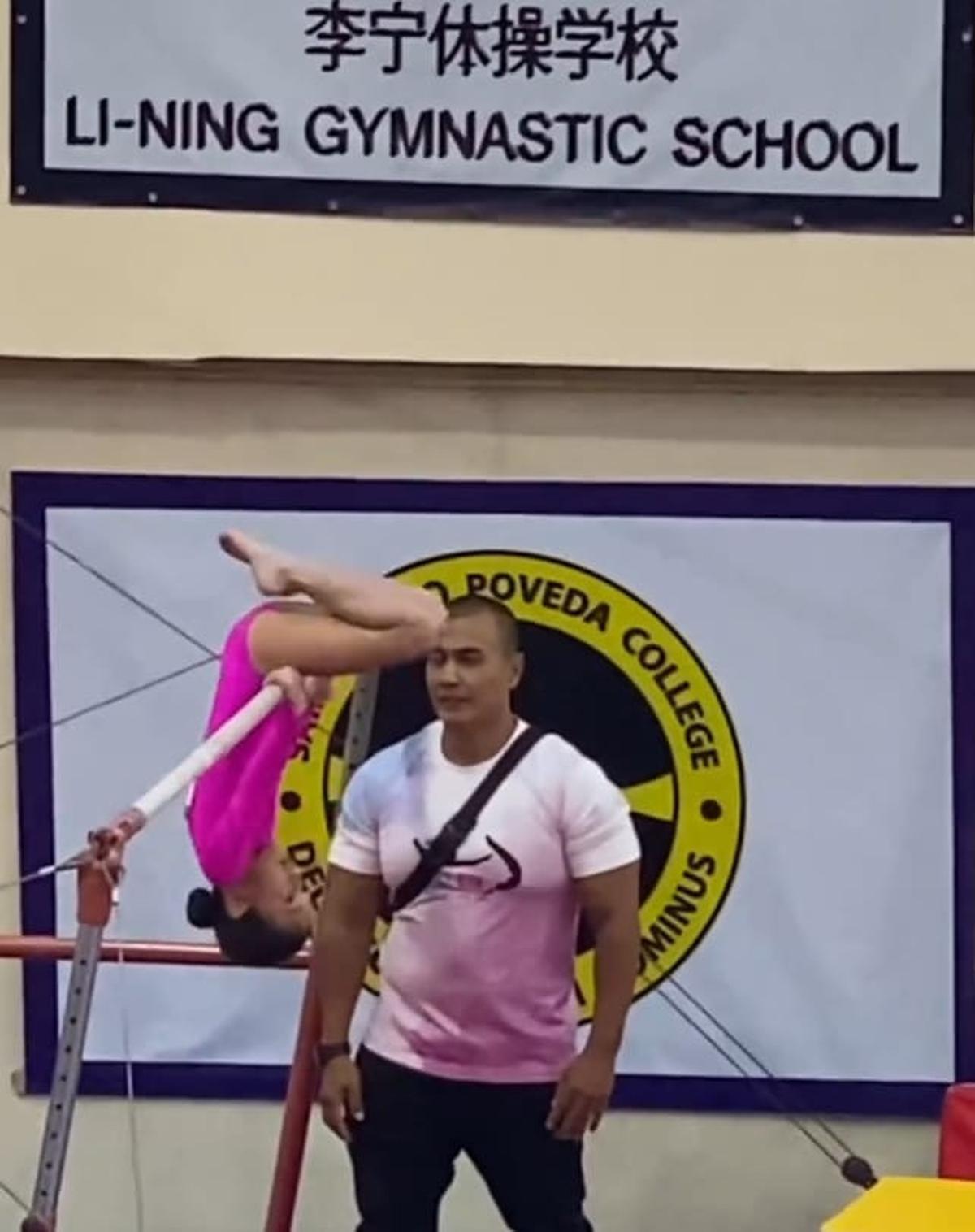 7 Potret Salma Jihane Anak Rio Dewanto dan Atiqah Hasiholan Ikut Kejuaraan Gymnastic di Bangkok, Berhasil Bawa Pulang 4 Medali Emas