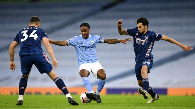 Raheem Sterling Bawa Manchester City Tundukkan Arsenal