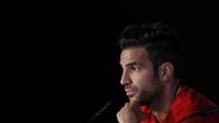 Fabregas khawatir Brexit jadi bencana sepak bola Inggris. (REUTERS/Albert Gea)