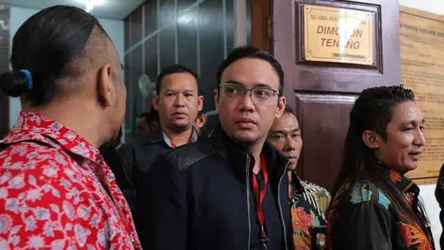 [Bintang] Sidang Hak Asuh Anak Tessa Kaunang dan Sandy Tumiwa
