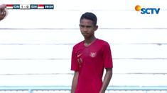Berita video momen free kick indah pemain Timnas Indonesia U-15, Mochamad Faizal Shaifullah, saat menghadapi Singapura di Piala AFF U-15 2019, Senin (29/7/2019).