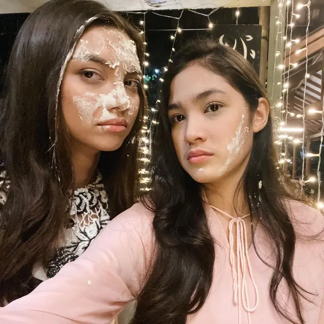Berseteru di Sinetron, Ini 6 Potret Kebersamaan Angela Gilsha dan Cut Syifa