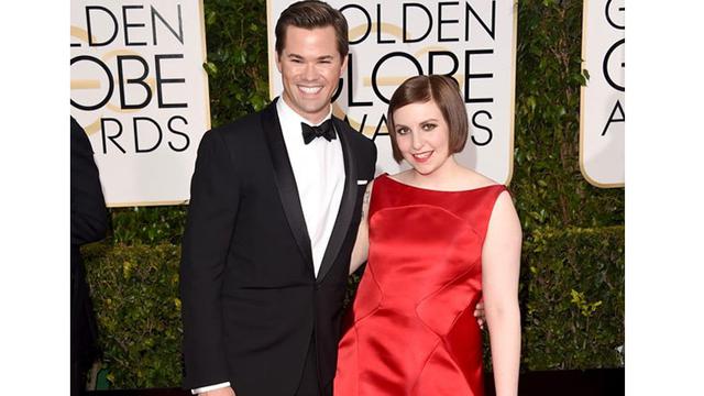 Lena Dunham pun hadir bersama pasangannya di Golden Globe 2015