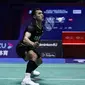 Tunggal putra Indonesia Jonatan Christie saat menghadapi Viktor Axelsen pada semifinal China Open 2023. Jojo kalah 17-21 dan 14-21 dari pebulu tangkis peringkat satu dunia asal Denmark itu di Changzhou Olympic Sports Centre Xincheng Gymnasium, Sabtu (9/9/2023). (foto: PBSI)