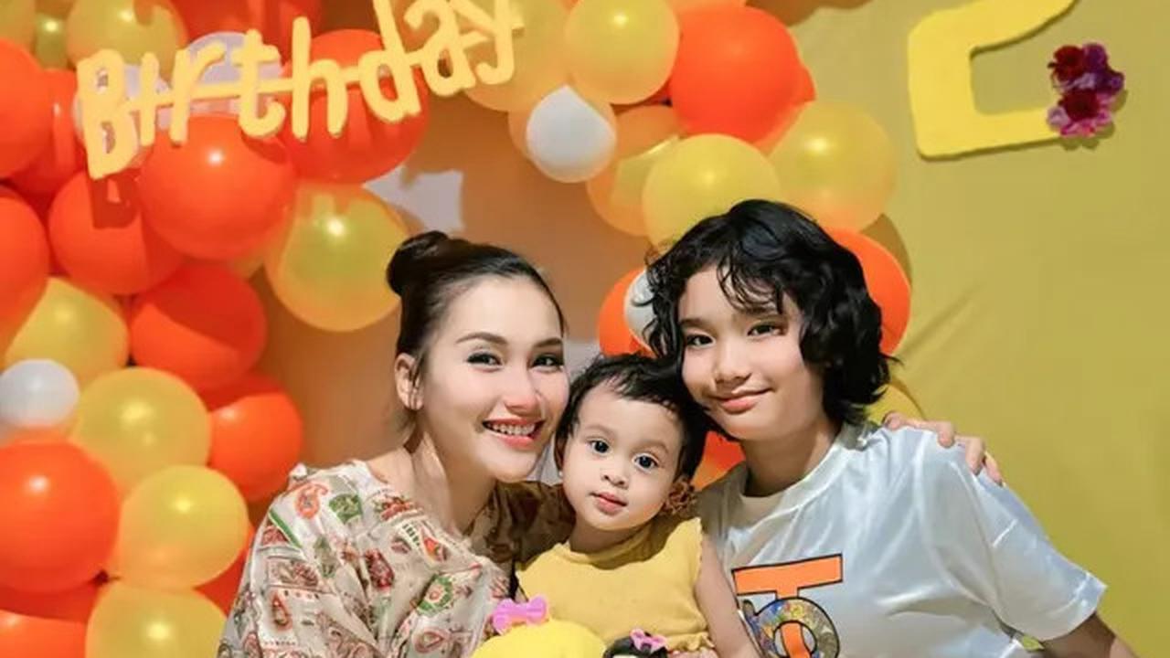6 Potret Ultah ke-2 Sumehra Keponakan Ayu Ting Ting, Ungkap Rindu Sang Adik