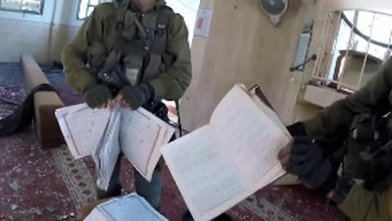 Detik-Detik Prajurit Israel Robek lalu Bakar Alquran & Bom Masjid, ini Seruan Hamas ke Negara-Negara Islam
