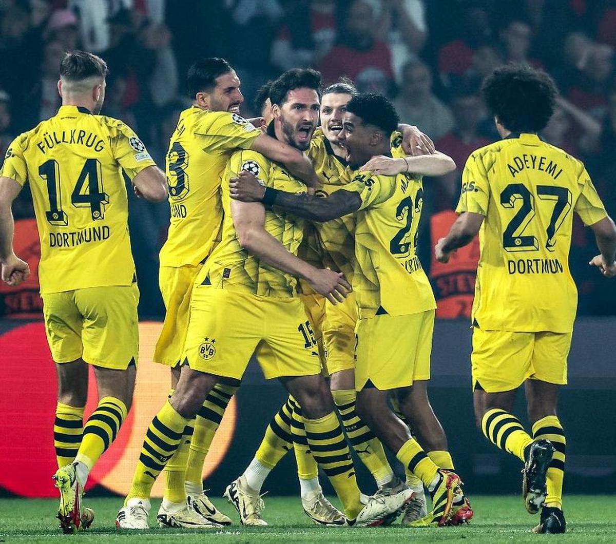 Borussia Dortmund berhasil memastikan lolos ke final Liga Champions 2023/2024 setelah membuat Paris Saint Germain (PSG) 'menangis' di markasnya sendiri. Dortmund berhasil membungkam PSG dengan skor 1-0 dalam leg kedua semifinal di Stadion&nbsp;Parc des Pr