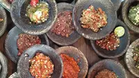 30 Varian Sambal di Bu Eva Spesial Sambal, Bendungan Hilir. (dok. Liputan6.com/Adhita Diansyavira)