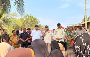 Mendagri Tito Karnavian mengunjungi Desa Sekumur, Kecamatan Sekerak, Kabupaten Aceh Tamiang, Aceh (dok: Istimewa)
