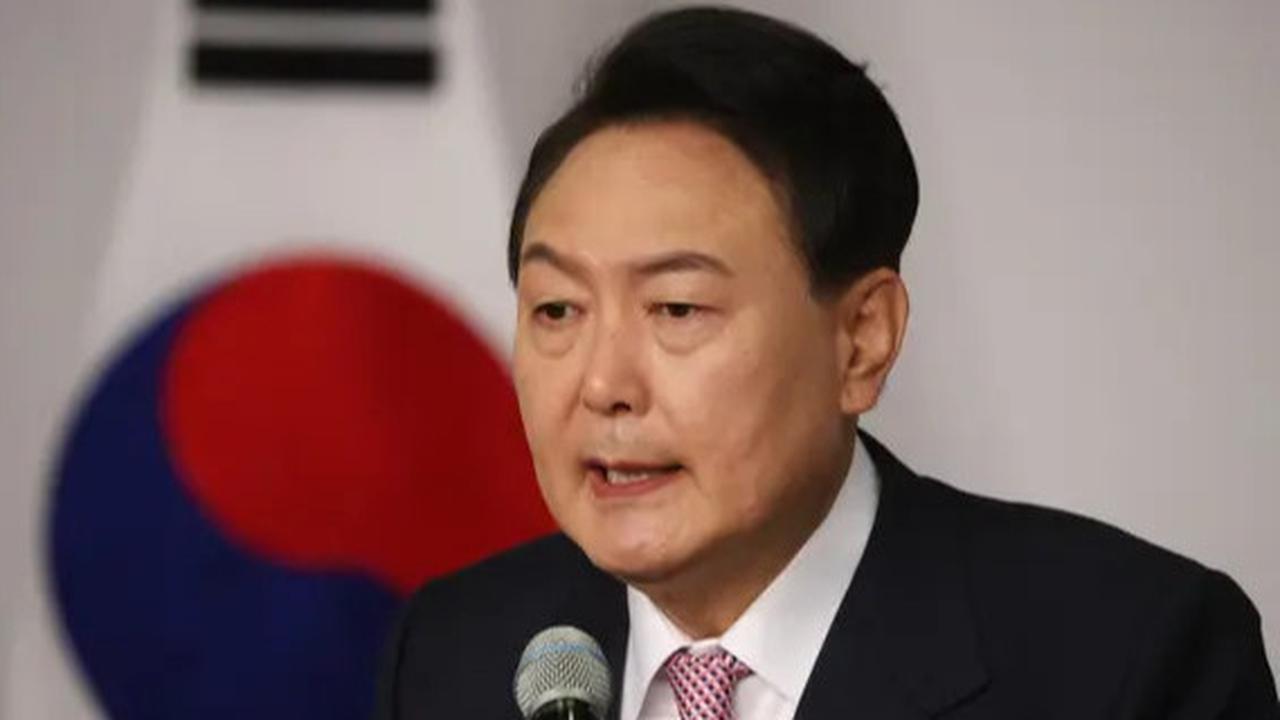 Rakyat Korea Selatan Tuntut Presiden Mundur dan Ditangkap Setelah Umumkan Darurat Militer