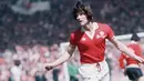 4. Martin Buchan (1975-1982), pemain Skotlandia ini menjadi pemimpin MU pada era 70an. Selama tujuh tahun dirinya menjadi andalan untuk mengawal lini belakang Setan Merah. (www.manchestereveningnews.co.uk)