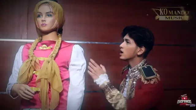 7 Potret Rio Ramadhan di Video Klip Balasan Lagu 'Keke Bukan Boneka', Bak Pangeran