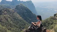 6 Fakta Menarik Gunung Zwegabin di Myanmar yang Memiliki Biara di Puncaknya