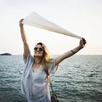 Ilustrasi orang bahagia. Sumber foto: unsplash.com/rawpixel.