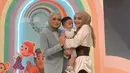 Namun kini, Nathalie Holscher dan Putri Delina terlihat sudah akur kembali. Lewat unggahan Instagram Putri Delina, keduanya terlihat kompak saat berada di perayaan ulang tahun Adzam putra Sule dan Nathalie Holscher. (Liputan6.com/IG/@putridelinaa).