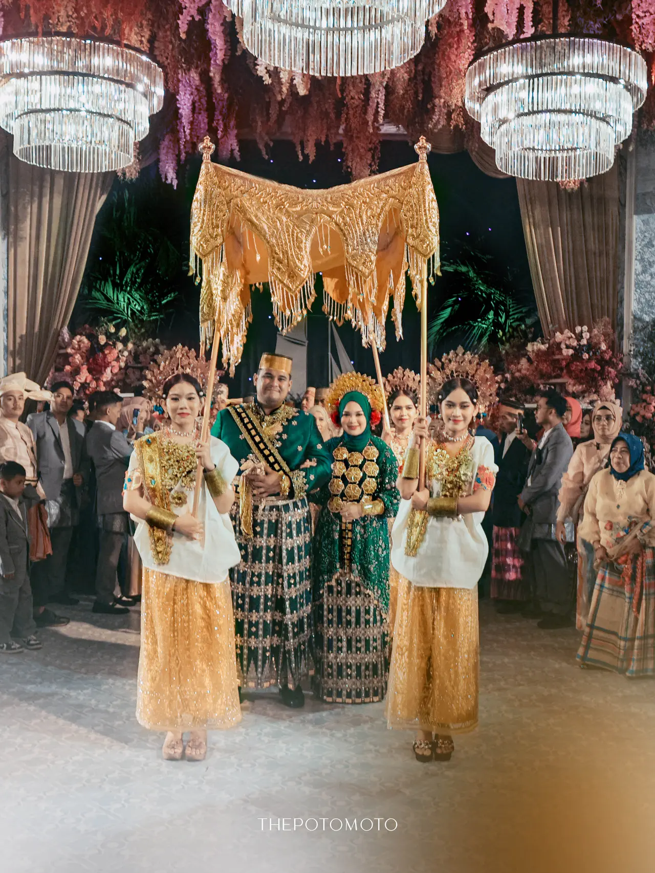 Potret Royal Wedding Anak Mentan Amran Sulaiman, Pesta Megah Beradat