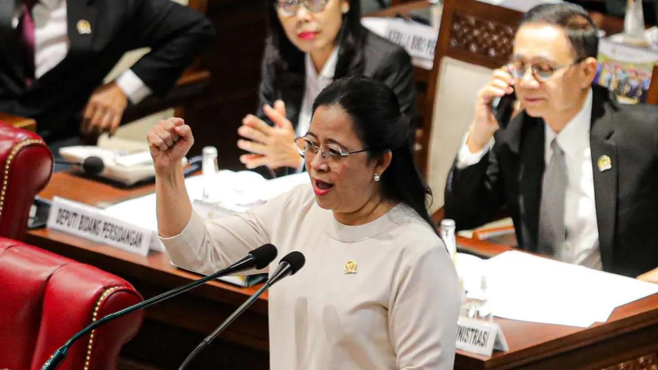 FOTO : Puan Maharani Pimpin Pembukaan Masa Sidang Paripurna II Tahun 2023-2024 yang Dihadiri 154 Anggota Secara Fisik