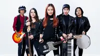 Mayang Lucyana putri Doddy Sudrajat sekaligus adik Vanessa Angel, Bersama grup musik MVB (Mayang Voice Band) merilis debut album bertajuk Story of Love. (Dok. IST)