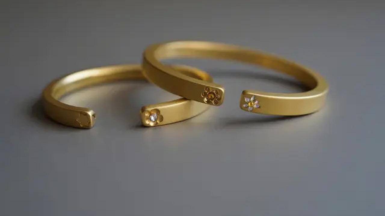 8 Model Gelang Emas 22 dan 24 Karat Terbaru Kekinian, Stylish dan Berkelas di 2025