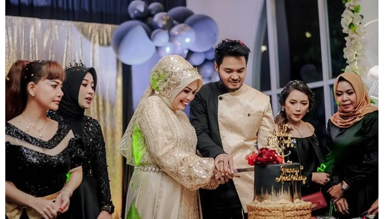 7 Momen Ulang Tahun Mewah Elly Sugigi, Dapat Kado Spesial dari Suami