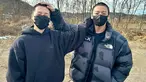 Melalui akun X atau Twitter resmi BTS, Jimin dan Jungkook terlihat mulai memasuki Pusat Pelatihan Militer yang berada di kawasan Yeoncheon, Gyeonggi. Keduanya pun diketahui berada di Divisi Infantaeri 5 Angkatan Darat tempat Jin BTS menjadi asisten pengajar. (Liputan6.com/X/@BTS_twt)