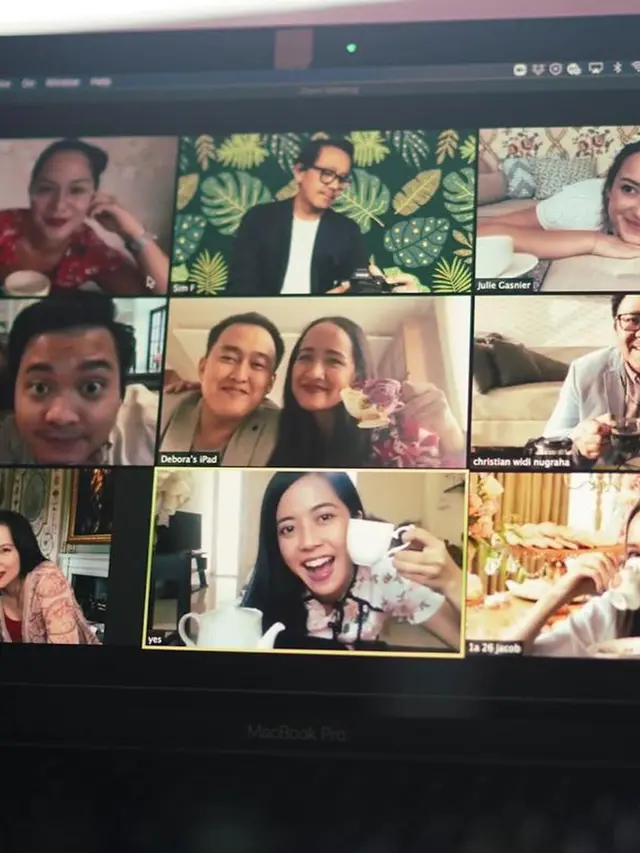 6 Momen Virtual Baby Shower Rianti Cartwright dengan Tema Tea Party