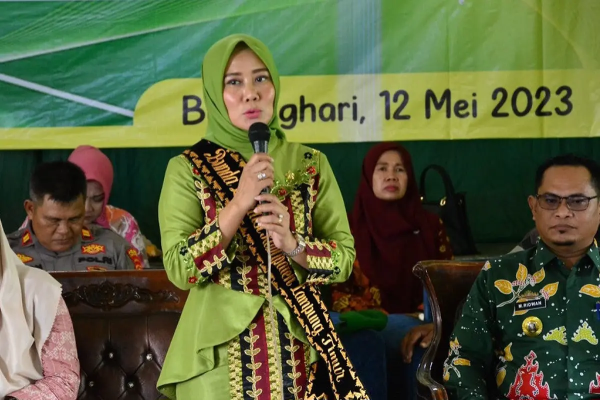 Anggota DPRD Lampung, Yus Bariah resmi dicopot oleh Mendagri. Foto : (Istimewa).