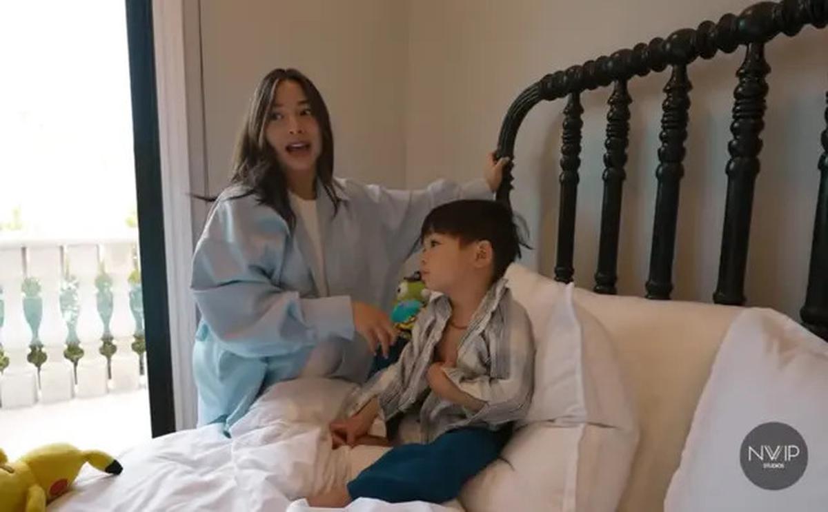 Perut Ramping Nikita Willy yang Baru 2 Minggu Melahirkan Jadi Sorotan