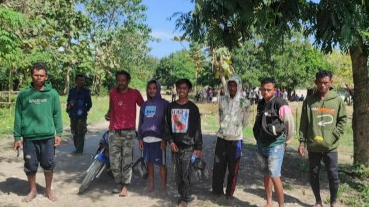 Ketujuh awak kapal selamat dalam insiden itu. Mereka menyelamatkan diri masing-masing dengan cara berenang menuju pesisir pantai Noni.