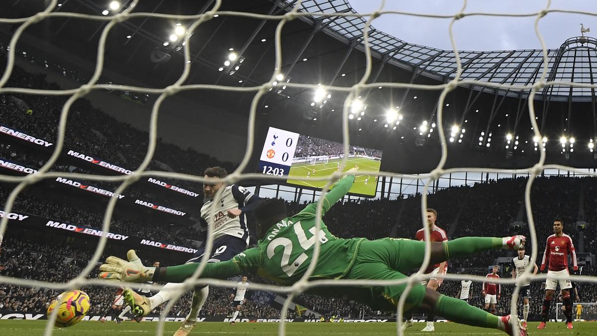 Top 3 Berita Bola: 3 Kiper Berpredikat Terburuk Sepanjang Sejarah Manchester United, Andre Onana Tak Termasuk