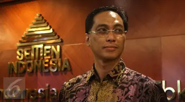 Dirut Semen Indonesia Rizkan Chandra usai memberikan keterangan kepada media di Jakarta, Rabu (22/3). Dalam keteranganya, Semen Indonesia memastikan belum ada kegiatan penambangan di Pegunungan Kendeng, Rembang, Jawa Tengah. (Liputan6.com/Angga Yuniar)