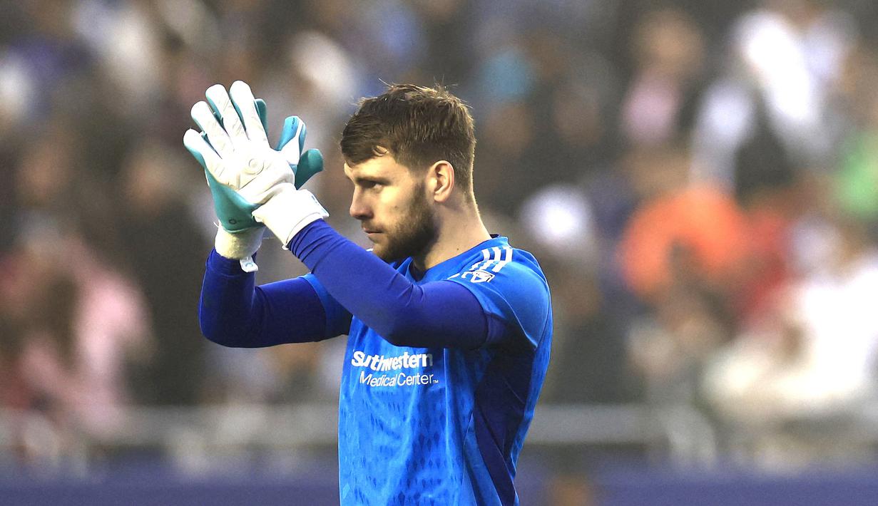 <p>Inter Miami tampil mendominasi dan banyak menekan. Lionel Messi dan kawan-kawanya beberapa kali mengancam gawang Maarten Paes. (Getty Images/AFP/Carmen Mandato)</p>