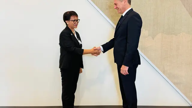 Pertemuan bilateral antara Menlu RI Retno Marsudi dan Perdana Menteri Slovenia, Dr. Robert Golob di Markas Besar PBB, New York, AS, Jumat (27/9/2024). Dok. Kemlu RI)