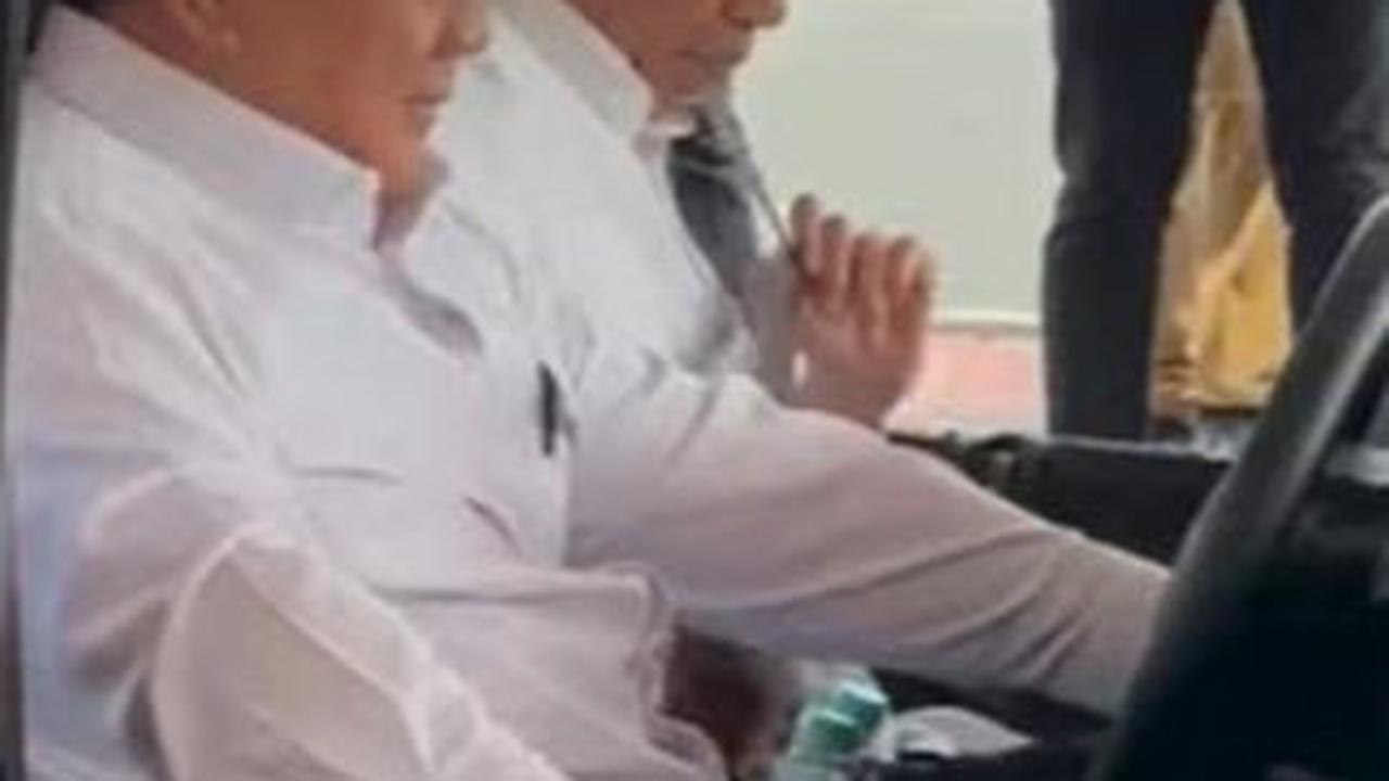 VIDEO: Hormat Prabowo Subianto Pada Presiden Jokowi, Gagah Sopiri Naik Maung