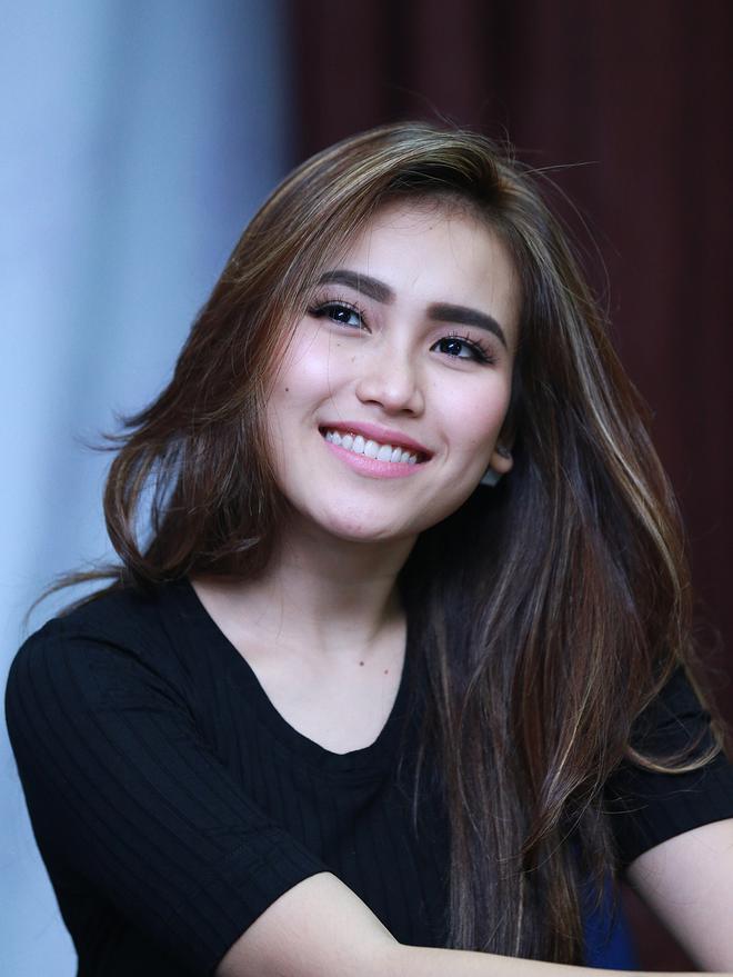 Tanpa Kekasih Ulang Tahun ke 24 Ayu  Ting  Ting  Celeb 