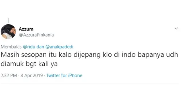 Tanpa Alasan Jelas, Kakek Ini Halangi Pintu KRL Saat Mau Berangkat