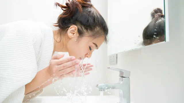 Kulit Kering dan Bersisik Sering Bikin Nggak Pede? Begini Cara Mengatasinya