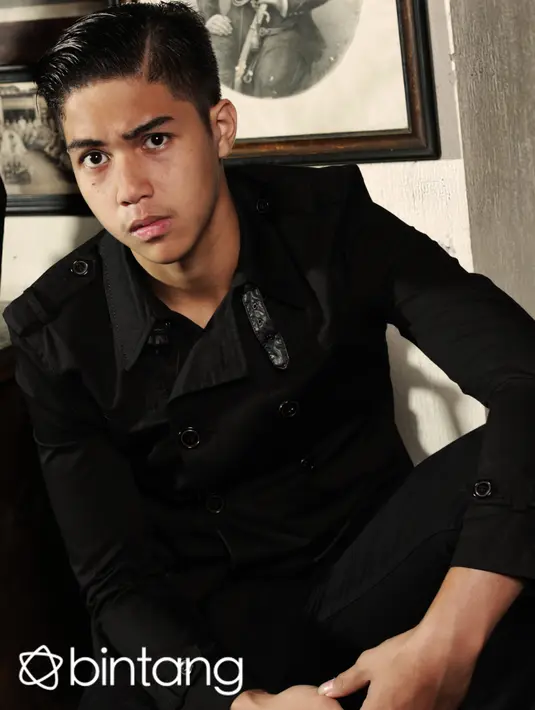 Pemilik wajah rupawan ini bersyukur karena kedua orangtuanya mendukung segala yang dilakukannya. Jika dulu sang ayah dominan dalam The Lucky Laki, kini El dan Dul bebas berkarya melalui duo Ahmad Bersaudara. (Galih W. Saudara/Bintang.com)