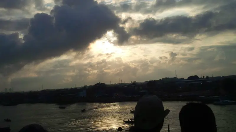 Detik-detik Terjadinya Gerhana Matahari Total di Palembang
