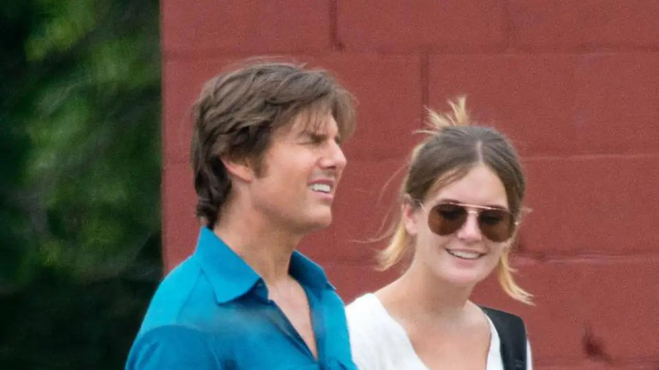 [Bintang] Tom Cruise dan Emily Thomas