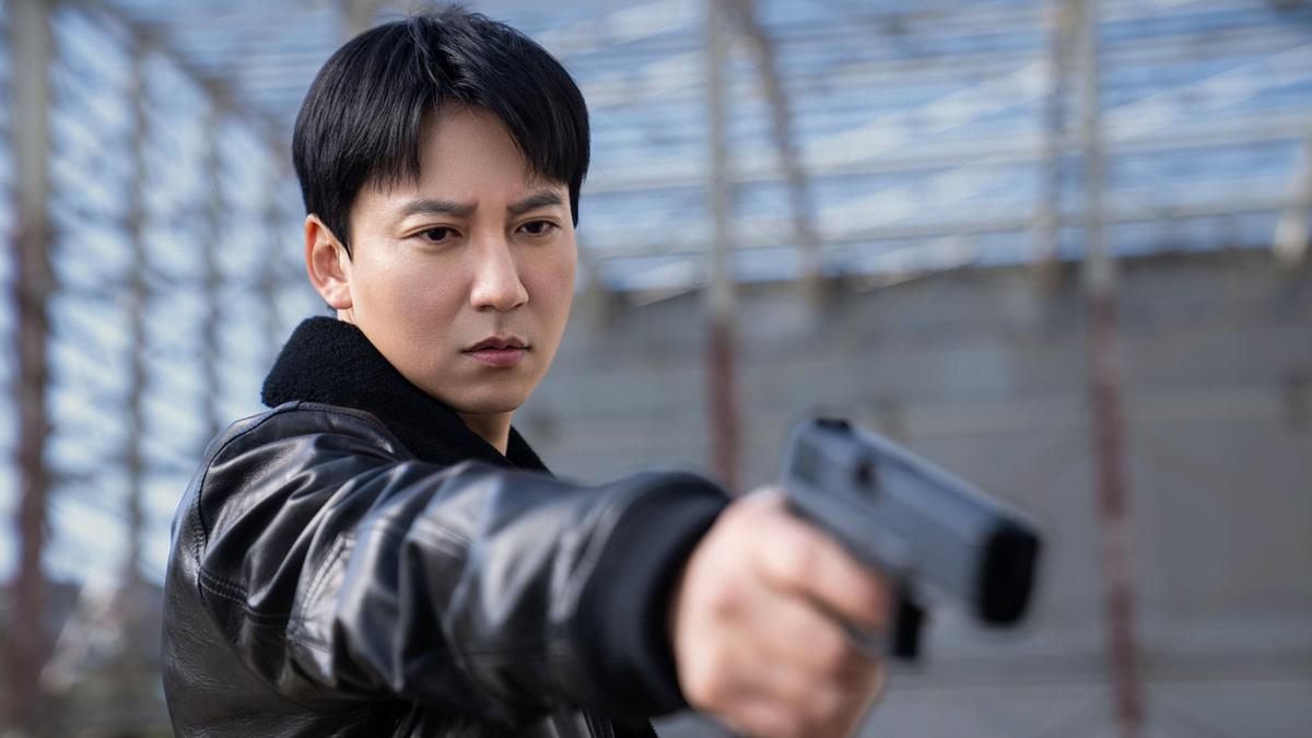 Sinopsis Drama Korea Trigger, Kim Nam Gil Jungkir Balik Hadapi Teror Senpi Ilegal di Korsel