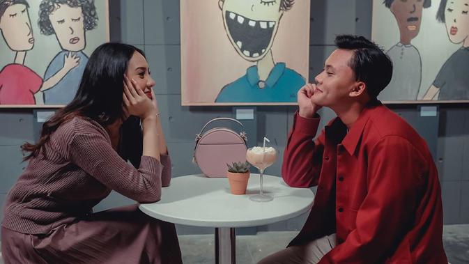 Rizky Febian Pamer Foto Pegangan Mesra dengan Anya ...