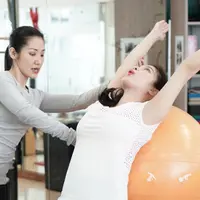 Bahkan, ia mengaku sejak berbadan dua nafsu makannya bertambah. Ia juga mengaku tergolong memakan apa saja. Meski makanan yang dimakan itu tergolong tidak sehat. (Instagram/sandradewi88)