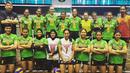 Alaina Bergsma bersama tim putri Gresik Petrokimia yang akan tampil di Proliga 2016. (Instagram/AlainaBergsma)
